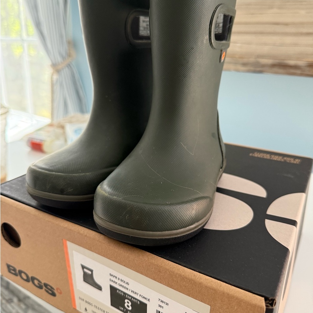 Shoes/rainboot bundle - Picture 9 of 10